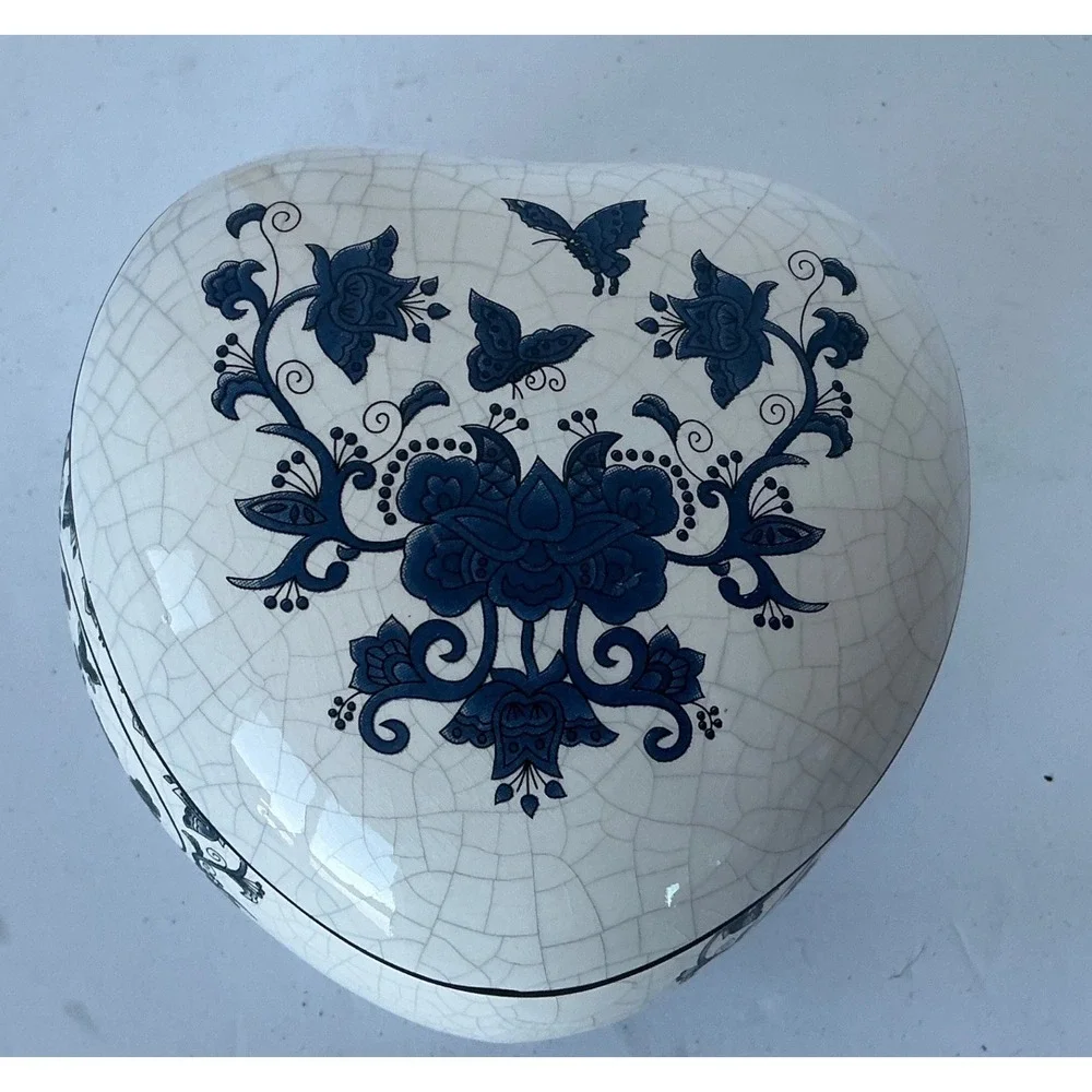 Unbranded Vintage Heart Trinket Box Blue White Floral Butterfly Crackle Glaze
